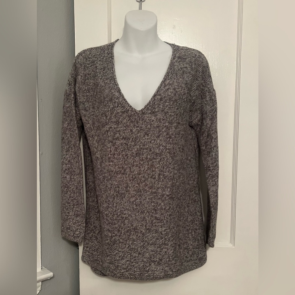 Old Navy Charcoal V-Neck Sweater - Picture 2 of 4